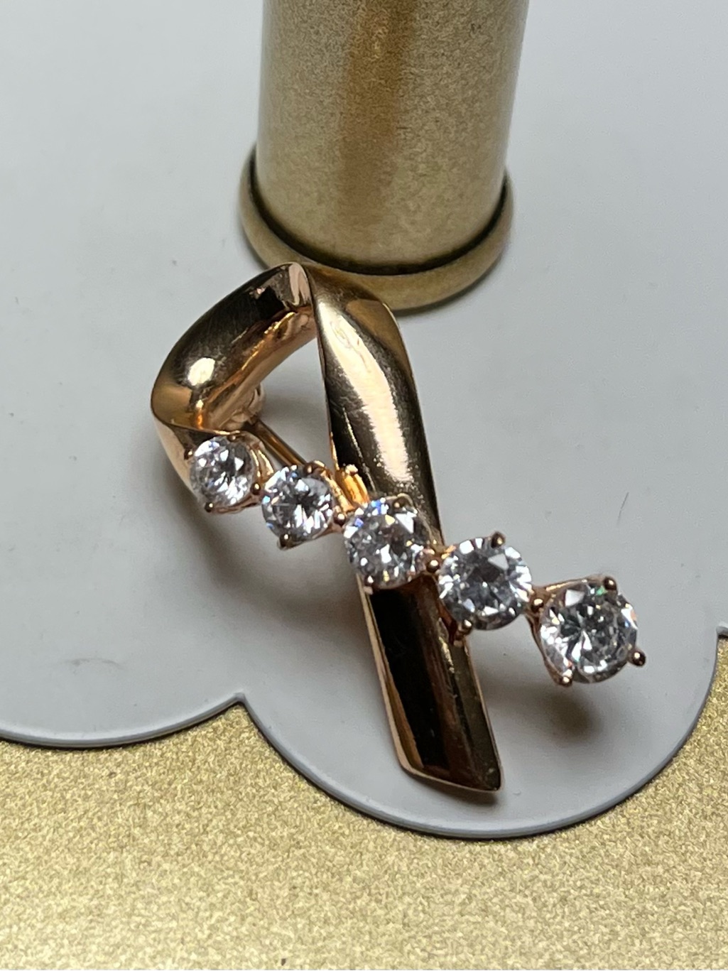 Kjl 18k Gold Plated Crystal Ribbon Brooch Vintage Good Condition